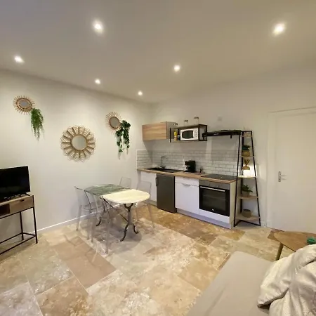 Au Coeur Du Village *